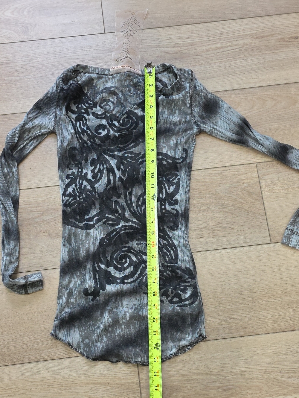 Long Sleeve V-Neck Patterned Stretch Bodycon Print Top - Picture 10 of 10